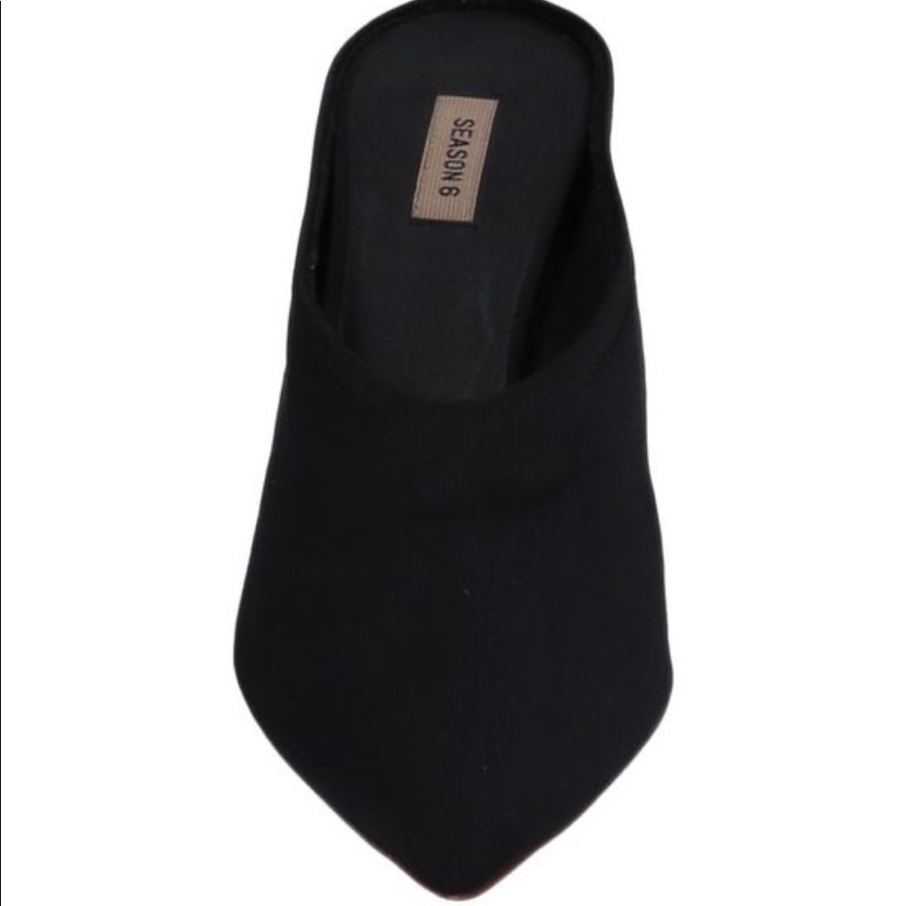 Season 6 Yeezy Mule Pump